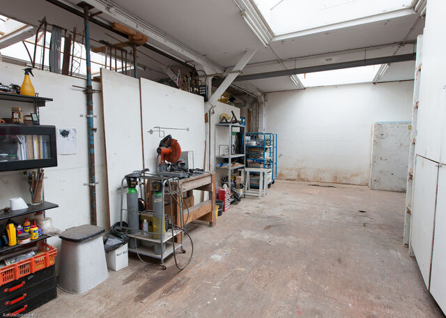 Studio, image 7